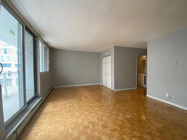 230 Gloucester St — Photo 3