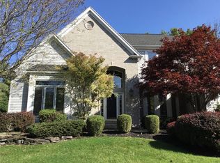 3 Morning Woods Ln, Rochester, NY 14625