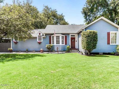 210 E Bertheaud Ave, Opelousas, LA, 70570