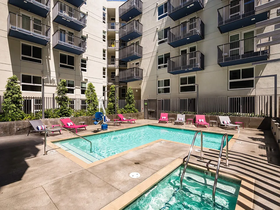 Topaz Apartments
