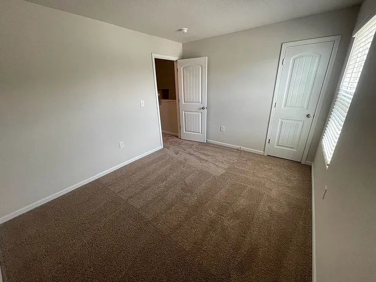 521 Hawley St — Photo 27