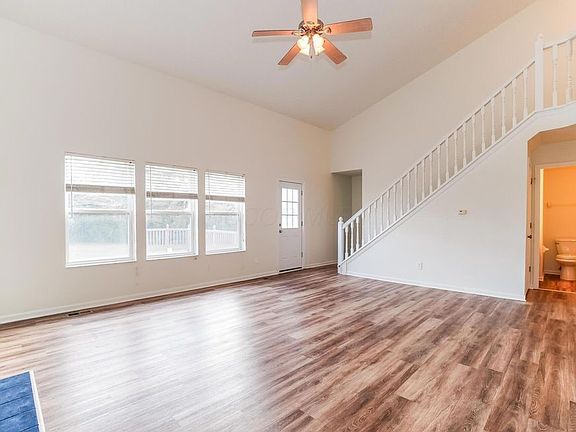 3rd image of 14185 Ailesbury Ave