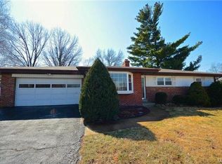 9750 Jackie Ln, Saint Louis, MO 63123