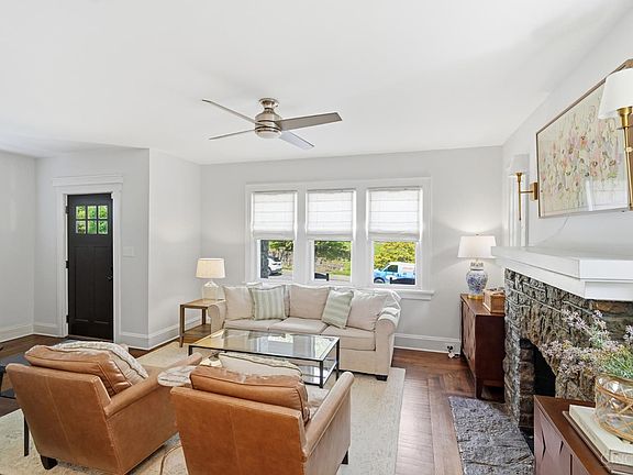 3rd image of 2107 Fulton Ave