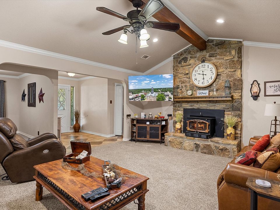 1st image of 309 Willow Creek Ln