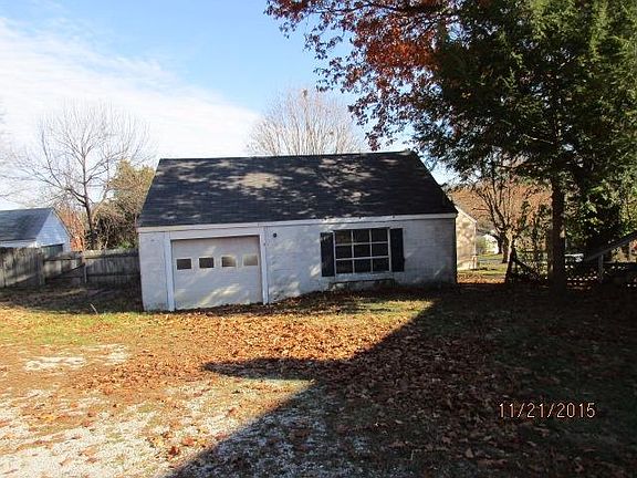 3rd image of 258 Lyons Dr