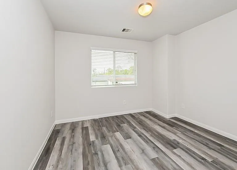 10939 Myrtle Oak St — Photo 14