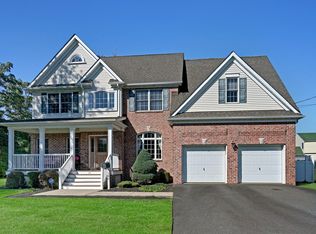 186 East Rd, Belford, NJ 07718