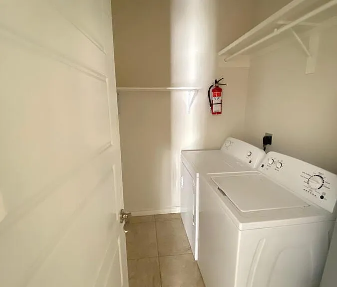 1013 E La Cantera Ave #3 — Photo 8