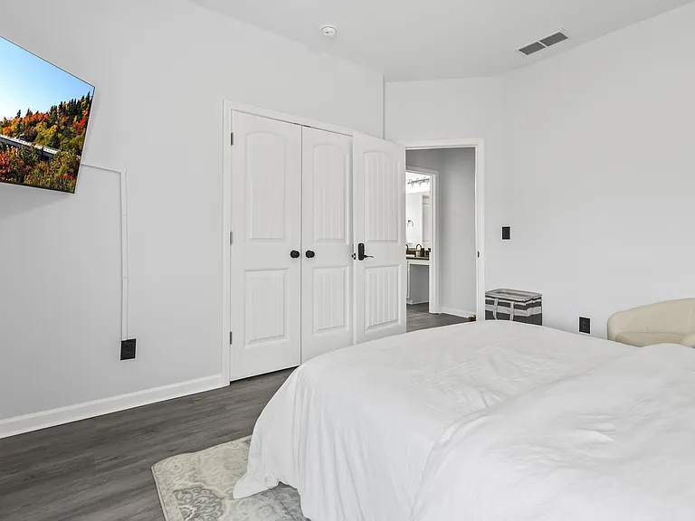 Bedroom 5 (Back Corner Side View)