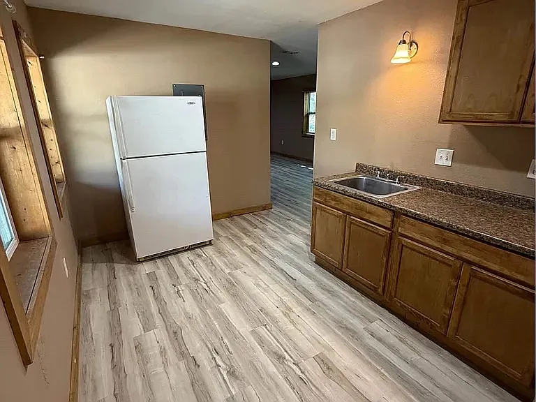 211 Elm St #4 — Photo 6