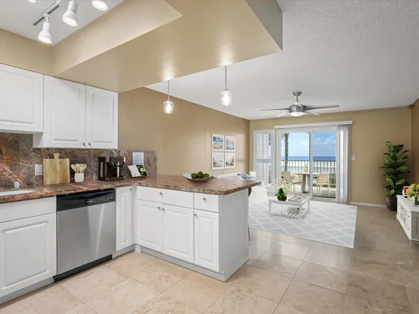 75-6124 Alii Dr #205, Kailua Kona, HI 96740