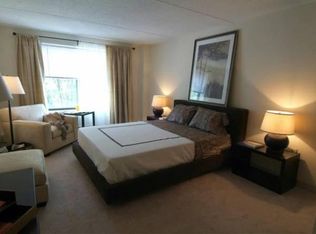 300 Bulfinch Dr #1, Andover, MA 01810