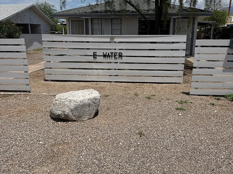 2533 E Water St — Photo 12