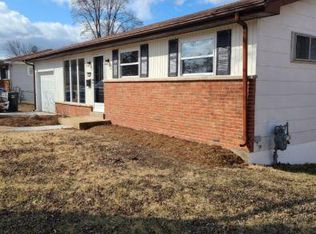 915 Vegas Dr, Saint Louis, MO