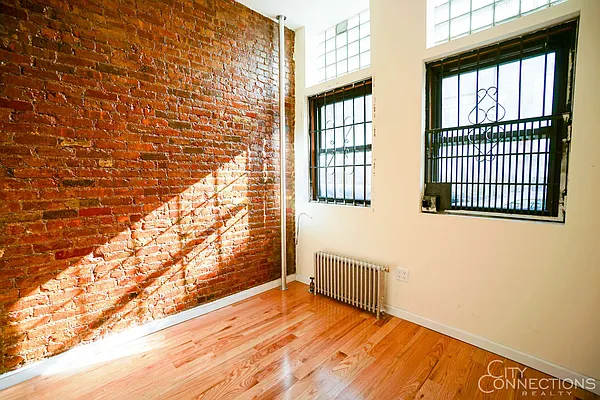 Rented by City Connections Realty | media 32