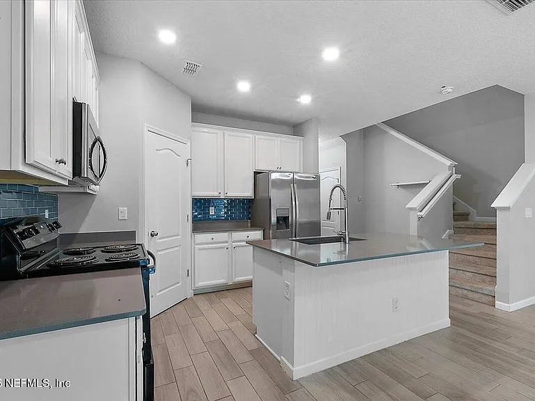 12658 Josslyn Ln — Photo 6