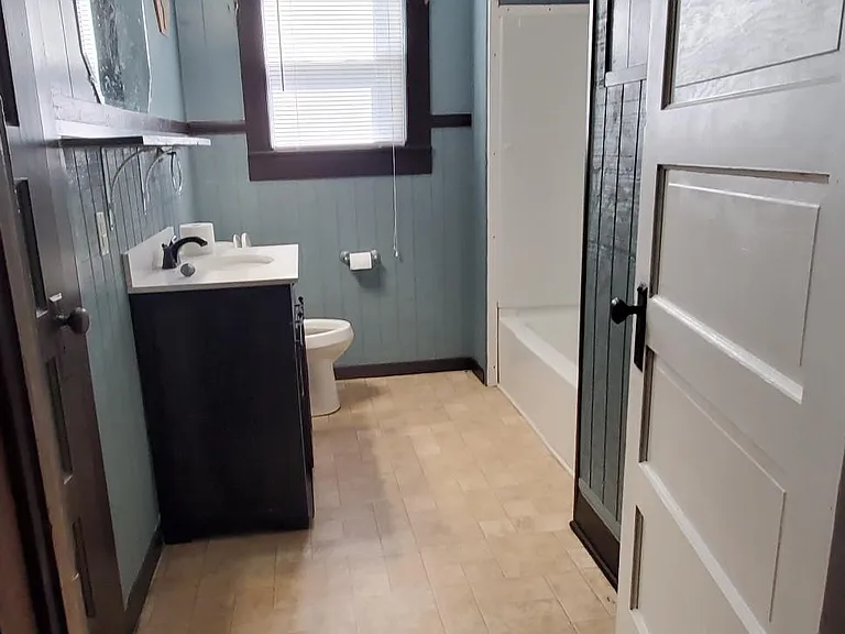 408 W Cass St — Photo 17