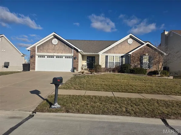 93 Counsel Ct, Lake Saint Louis, MO 63367
