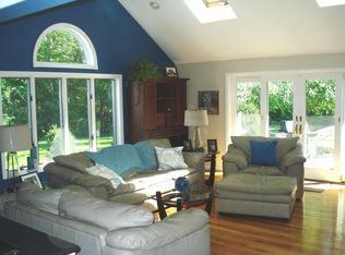 31 Skilton Ln, Burlington, MA 01803