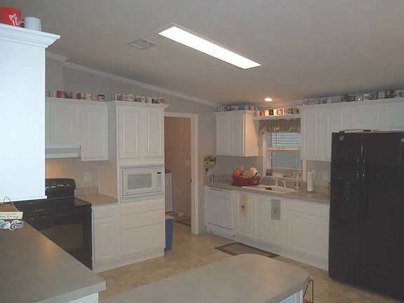 5th image of 3905 Woodbine Dr