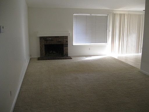 5th image of 2320 Howard Dr