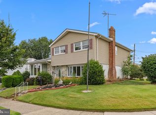 3817 Dorchester Rd, Philadelphia, PA 19154