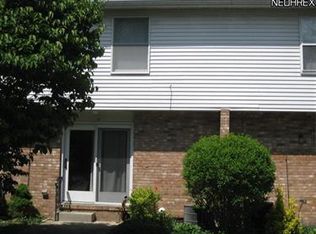 17 S River Rd, Munroe Falls, OH 44262