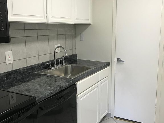5th image of 3101 S Manchester St APT 406
