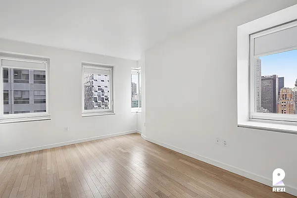 Rented by REZI | media 51