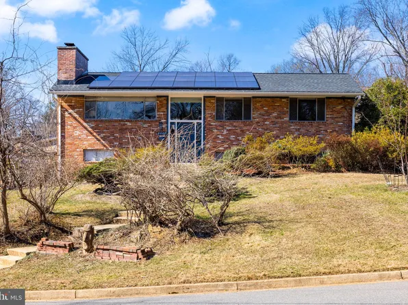 4028 Honey Ln, Annandale, VA 22003