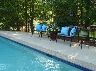 719 Donegal Ct, Matthews, NC 28104