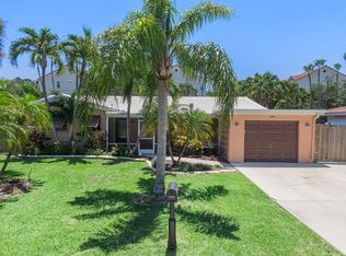 108 Park Ln E, Hypoluxo, FL 33462