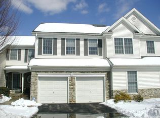 12 Westgate Dr, Annandale, NJ 08801