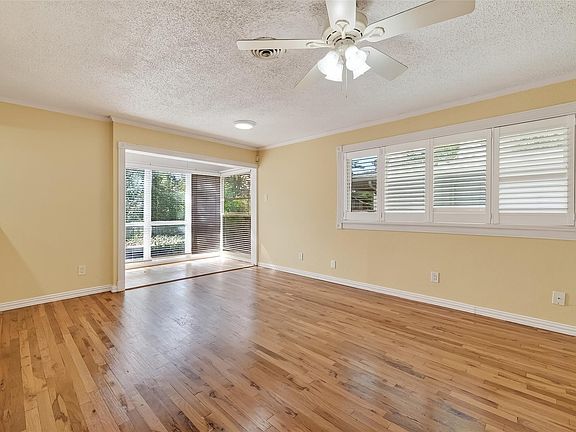 4th image of 909 Silber Rd APT 16C