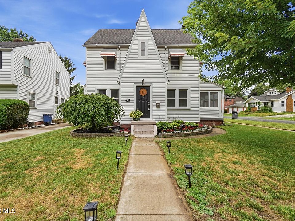 1st image of 3437 Wyckliffe Pkwy