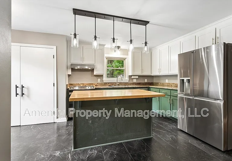 204 Granville Dr — Photo 7