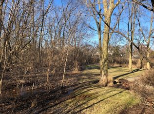 1 Normandee Ct, Willowbrook, IL 60527