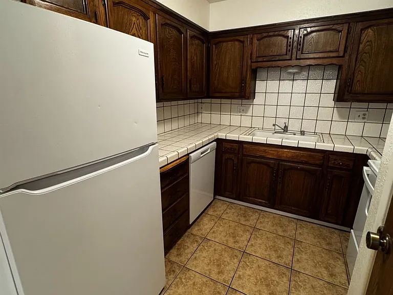 4313 N Emerson Ave #103 — Photo 7