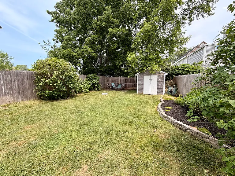 150 Sawyer St — Photo 14