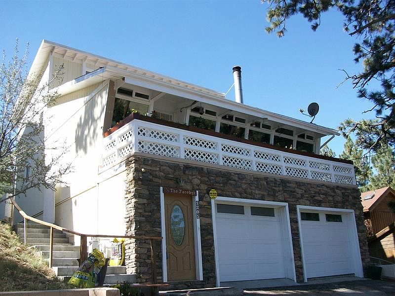 1st image of 1205 Mann Dr