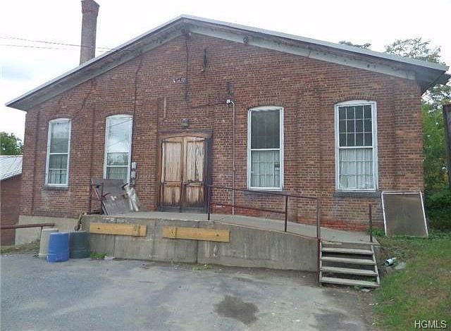 2nd image of 23 Factory St