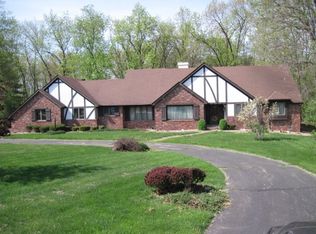 2806 Kimwood Dr, Charleston, IL 61920