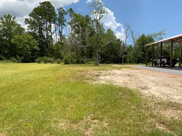 Gardenia St, Wewahitchka, FL 32465
