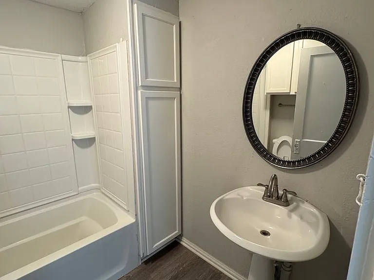 13700 Woodway Dr — Photo 2