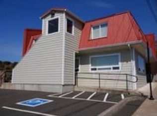 242 W Olive St, Newport, OR 97365