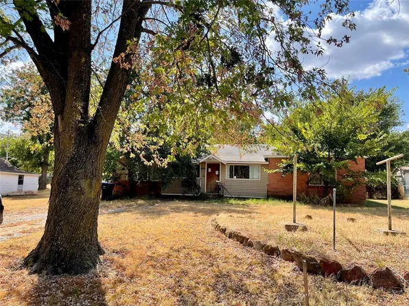 404 N 7th St, Noble, OK 73068