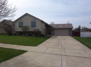 132 Summerhill Dr, Dyer, IN