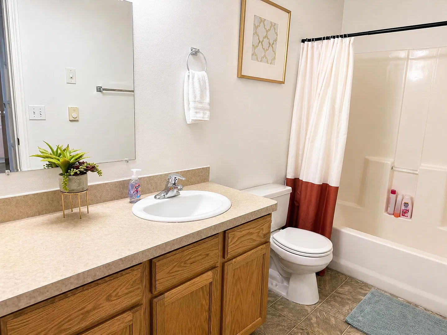 920 Andrews Place — Photo 4