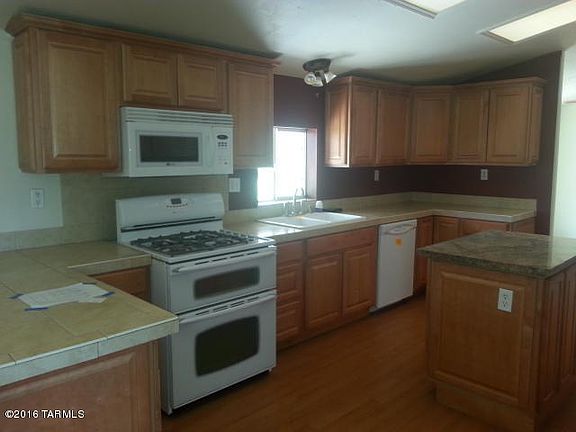 3rd image of 909 W Desert Rose Ln